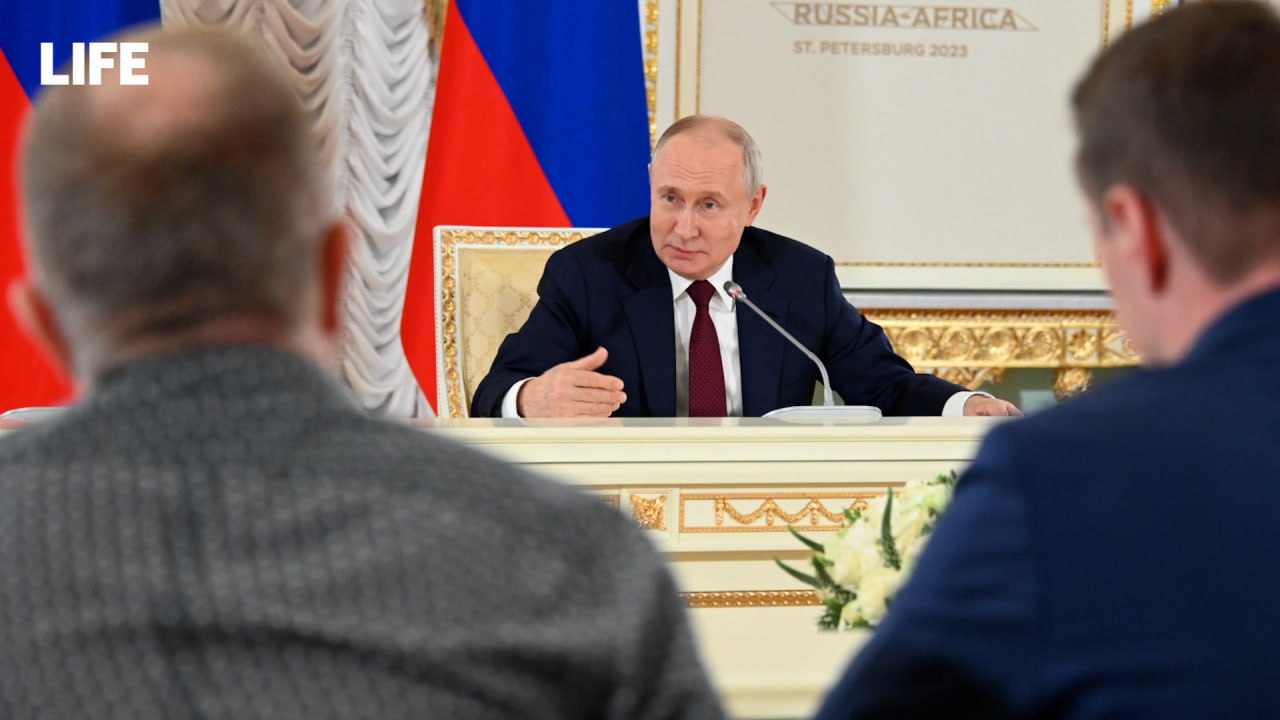 Путин заявил, что Африка без опаски закупает оружие у России