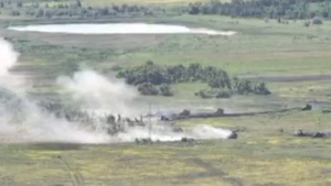 Появилось видео, как российский танк в одиночку уничтожил колонну ВСУ