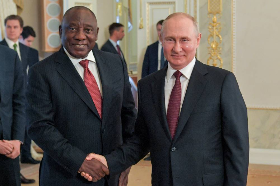 <p>Сирил Рамафоса и Владимир Путин. Обложка © ТАСС / POOL / Евгений Биятов</p>