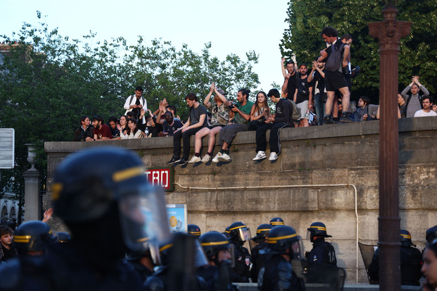 Беспорядки во Франции. Обложка © ТАСС / ЕРА / MOHAMMED BADRA