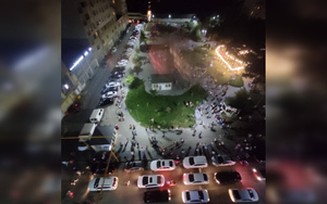 В Баку жители вышли на улицы, опасаясь повторных толчков землетрясения