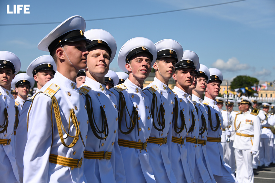 Главный военно-морской парад в Санкт-Петербурге. Фото © LIFE / Павел Баранов