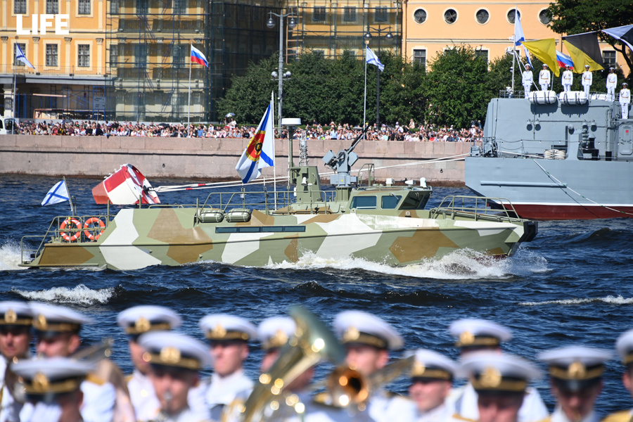 Главный военно-морской парад в Санкт-Петербурге. Фото © LIFE / Павел Баранов
