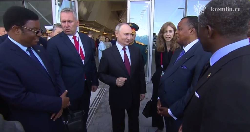 Путин в Кронштадте тепло попрощался с лидерами Африки