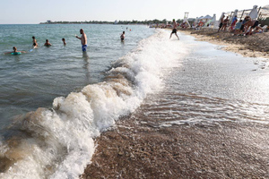 На пляж в Крыму вынесло обломки одного из сбитых украинских беспилотников