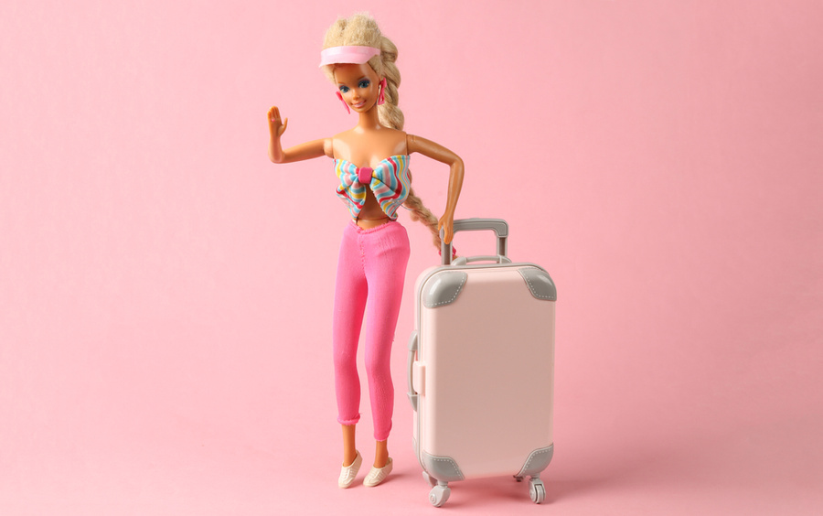 Кукла Барби с почти идеальной фигурой. Фото © Shutterstock