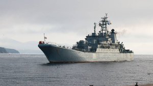 Минобороны готово предоставить корабли для перевозки автомобилей в Крым