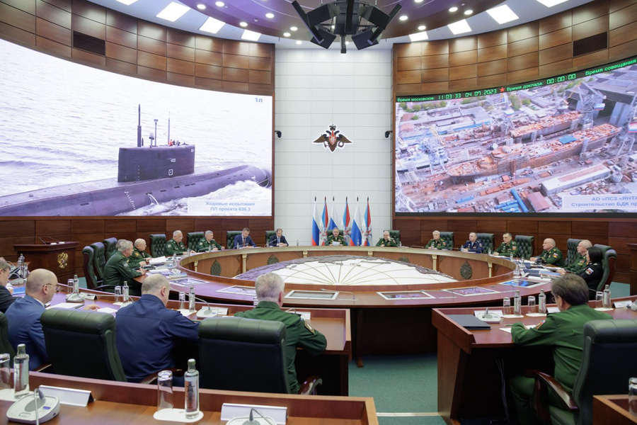 Совместное заседание коллегий Министерства обороны РФ и Министерства промышленности и торговли России. Обложка © Минобороны РФ