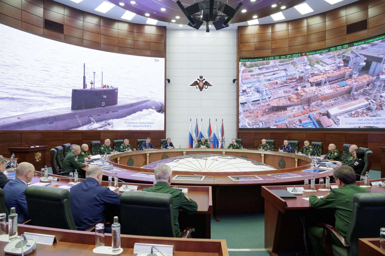 Шойгу и Мантуров обсудили вопросы выполнения гособоронзаказа ...