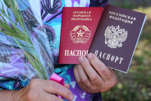102-летняя ветеран ВОВ в ЛНР впервые получила российский паспорт