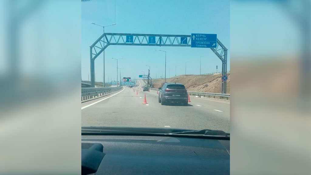 Гигантская пробка у Крымского моста ликвидирована после вмешательства Путина