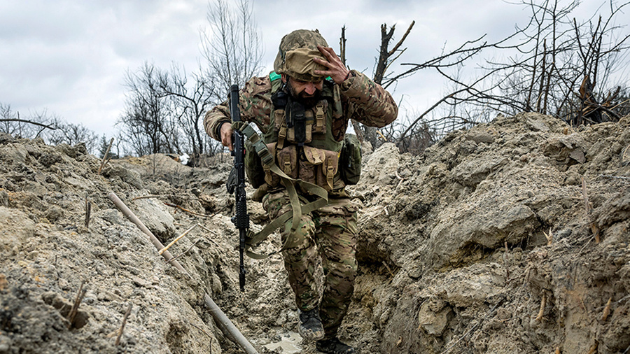 Украинские военные массово сдаются. Обложка © Getty Images / John Moore