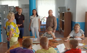 Кириенко посетил библиотеку и спортивную школу в Новотроицком округе Херсонской области