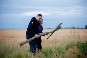 Политолог объяснил, что скрывается за визитом Моравецкого к местам Волынской резни на Украине
