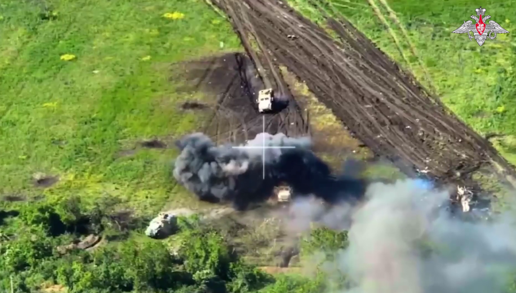 Колонны бронетехники ВСУ становятся пеплом после налёта российской авиации по пути к Харькову