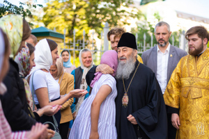 Предстоятель УПЦ Онуфрий провёл воскресную литургию в Киево-Печерской лавре. Фото © Telegram / "Українська Православна Церква"