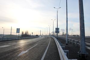 Обломки сбитого украинского дрона нашли на шоссе в Подмосковье
