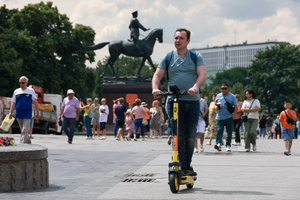 Россиянам рассказали, что делать при возгорании электросамоката
