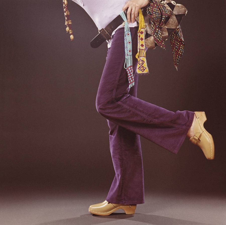 Начиная с конца 1960-х в СССР распространилась мужская мода на затейливые тиснёные или плетёные ремни с нарочито крупными замысловатыми пряжками. Фото © Getty Images / Jamie Hodgson