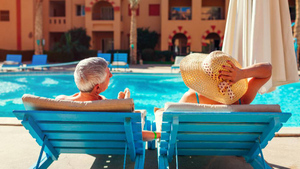 "Отпуск играет новыми красками": Врач раскрыла, как курортные романы влияют на зрелых людей