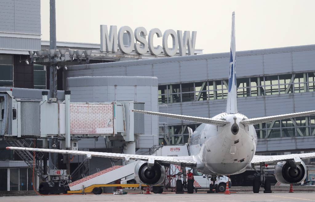 Аэропорт Внуково возобновил работу после введения плана 
