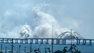 Военный эксперт объяснил попытки ВСУ бить по Крымскому мосту провалами на фронте