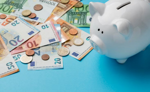 Евро превысил 110 рублей впервые с 23 марта 2022 года
