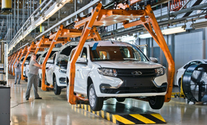 АвтоВАЗ перезапускает производство автомобилей Lada Largus 14 августа