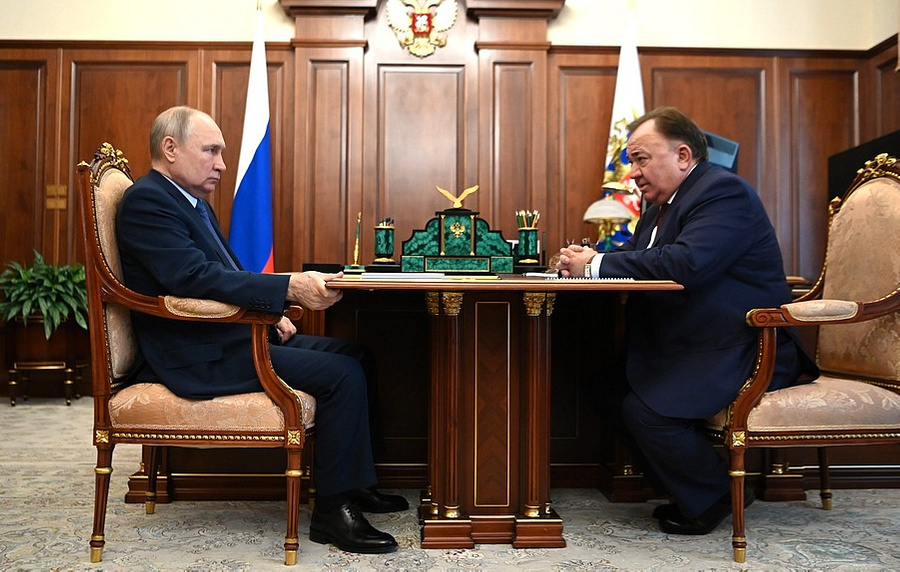 Глава Ингушетии Махмуд-Али Калиматов с президентом РФ Владимиром Путиным. Фото © kremlin.ru