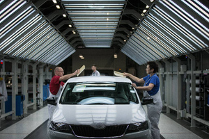 Мантуров допустил начало выпуска машин на бывшем заводе Volkswagen до конца года