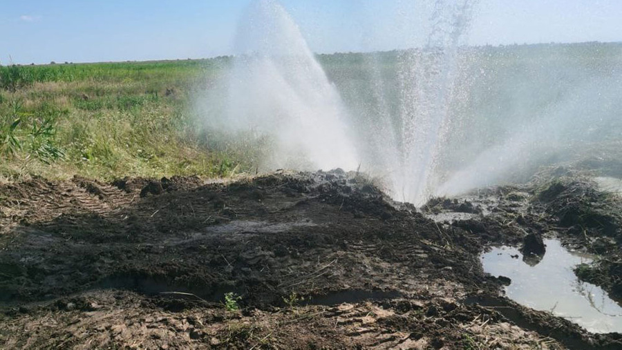 Повреждённый водовод в Зернограде Ростовской области. Фото © Телеграм-канал главы Зерноградского городского поселения Ирины Полищук