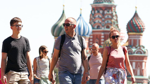 Опрос показал, что больше половины россиян считают свою страну лучшей