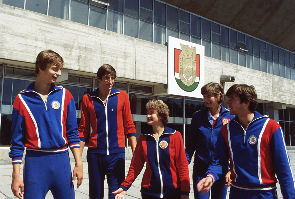 Олимпийки пришли к нам из недалёкого советского прошлого. Фото © ТАСС / Владимир Гулевич, Алекса Яковлев 