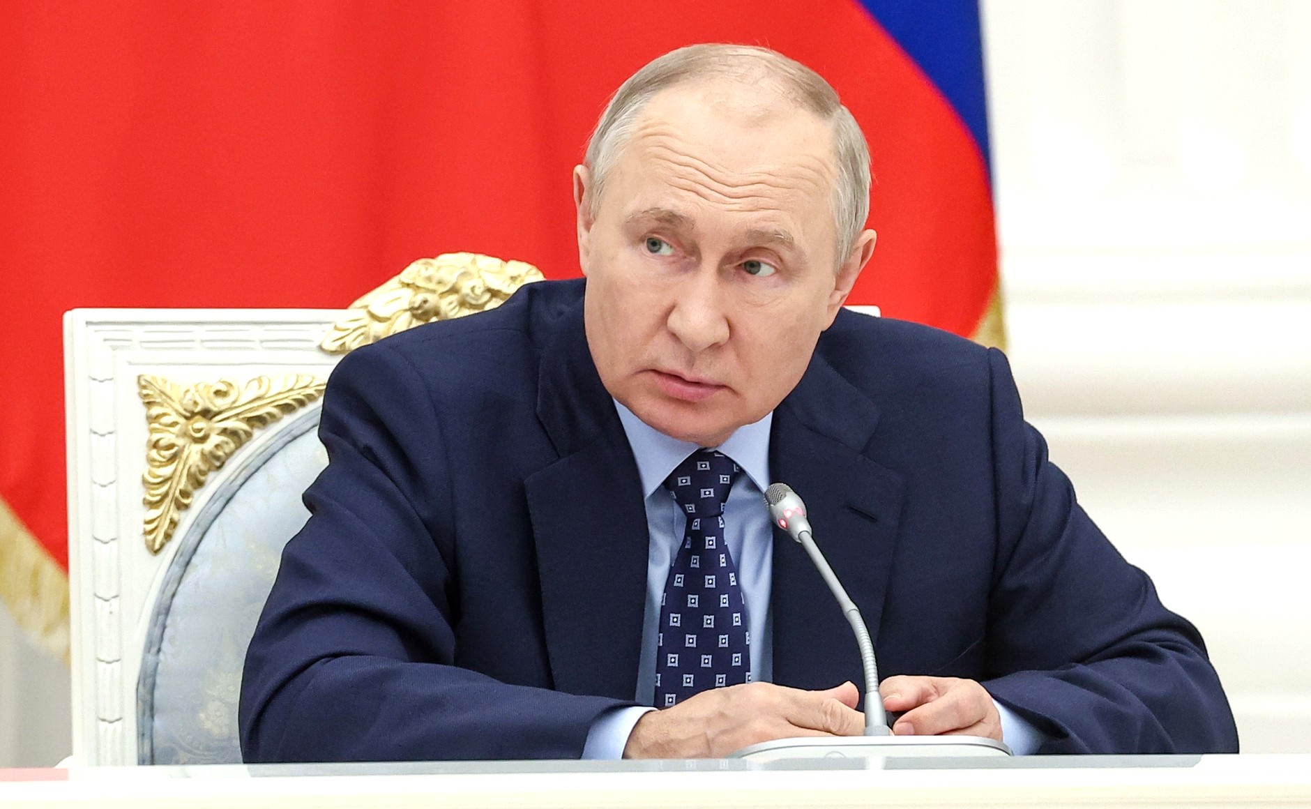 Путин предложил часть утильсбора направить на общественный транспорт