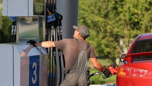 С 1 сентября регулировать цены на АЗС будут по-новому: Как изменится стоимость бензина и дизеля