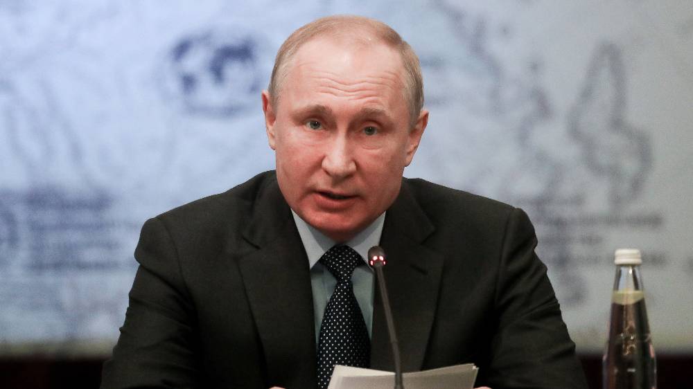 Путин поздравил членов РГО с Днём географа