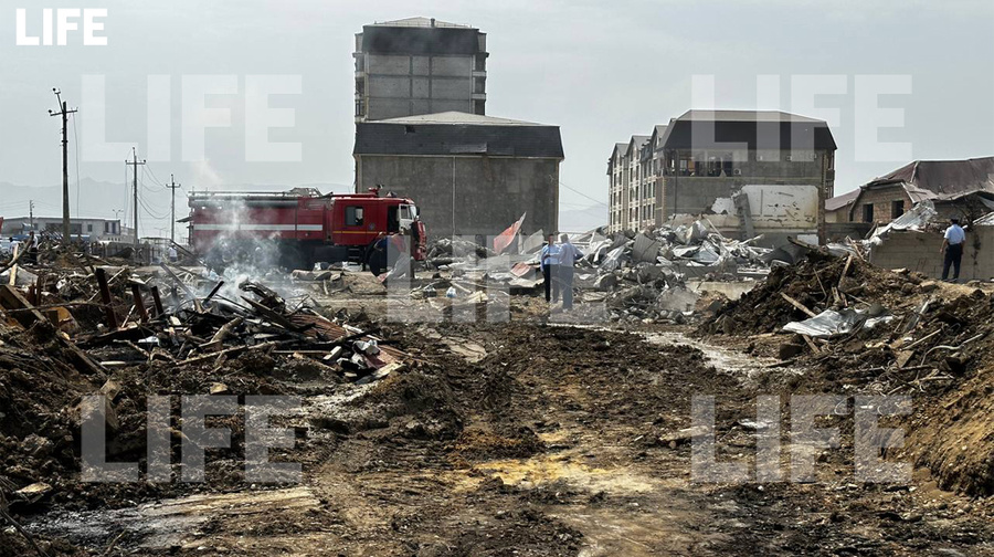 <p>Последствия взрыва на АЗС в Махачкале. Обложка © LIFE</p>