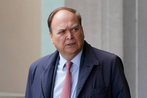 Антонов указал на падение желания американцев поддерживать Украину