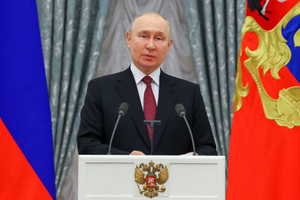 Путин призвал чиновников относиться к детям погибших бойцов СВО как к своим