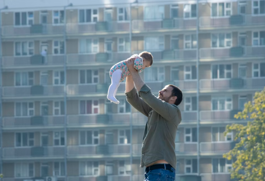 В России предложили поощрять за хорошее отцовство бесплатным техосмотром и абонементом в спортзал