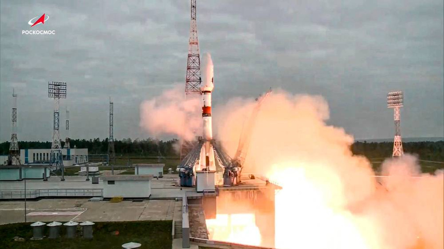 Запуск ракеты-носителя "Союз-2.1б" с автоматической космической станцией (АМС) "Луна-25". Обложка © ТАСС / EB / Roscosmos via AP