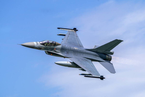 Командующий ВВС сообщил о первом прилёте истребителя F-16 на Украину