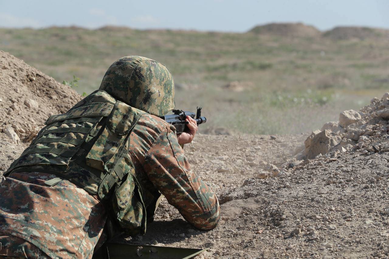 В Армении заявили о гибели военнослужащего при обстреле со стороны Азербайджана