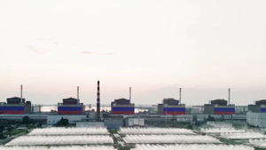 Блоки Запорожской АЭС в честь Дня флага России окрасили в цвета триколора