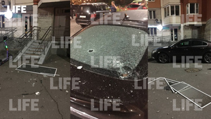 Обломки сбитого беспилотника повредили жилой дом и автомобили в Красногорске