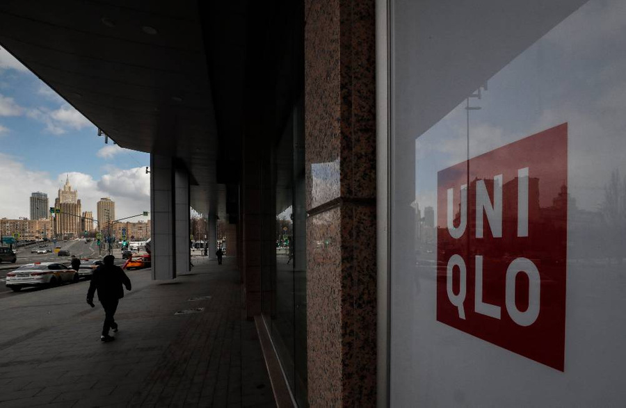 Закрытые магазины Uniqlo в Москве. Обложка © ТАСС / EPA