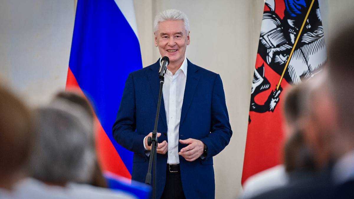 Собянин поздравил с Днём флага: Триколор это частичка души каждого из нас