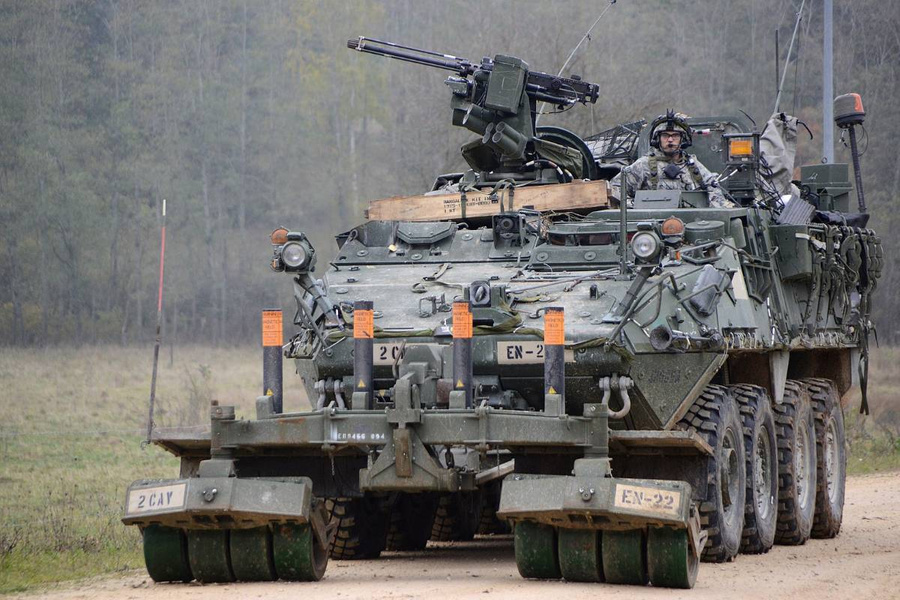 Машина разминирования M1132 Stryker. Фото © Wikipedia / Gertrud Zach