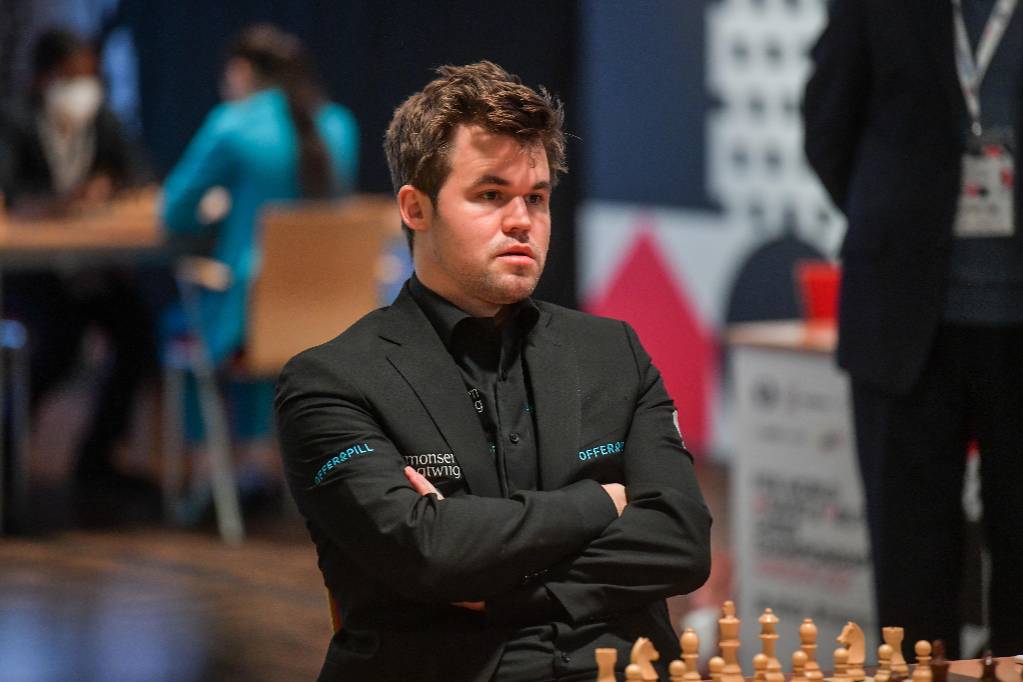 Норвежец Магнус Карлсен выиграл Кубок мира по шахматам