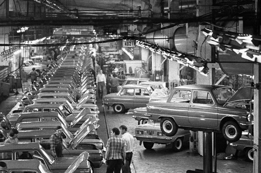 Запорожский автомобильный завод, 1976 год, СССР. Фото © ТАСС / А. Красовский 